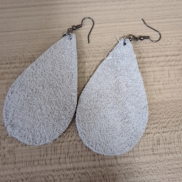 Handmade Western Cowgirl Cow Hide Fur Earrings - Picture 2 of 2